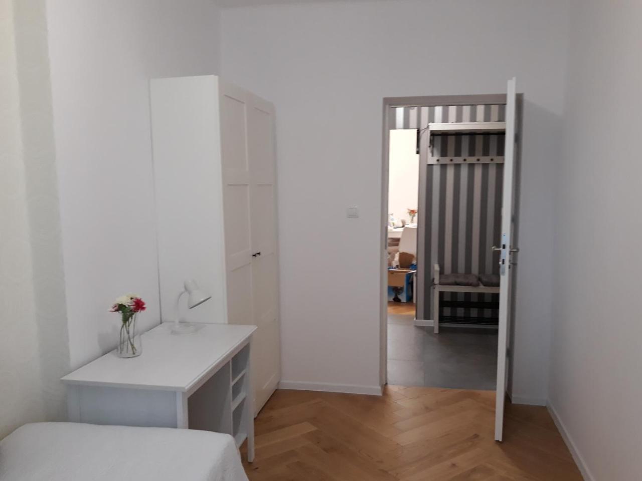 Apartment 2 Bedroom Center *